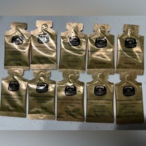Kedma Restoring Day Cream ~ 10 Travel Packs ~ Retail $199